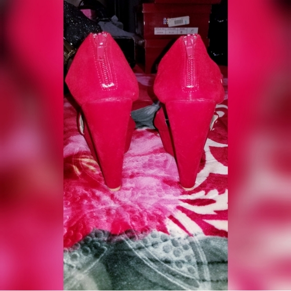 Red Wedges - Picture 4 of 5